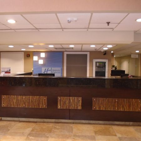 홀리데이 인 익스프레스 호텔 앤 스위트 미들로디언 턴파이크 North Chesterfield 외부 사진
